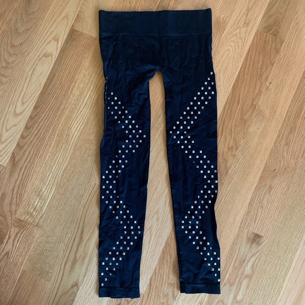 Leggings with studs